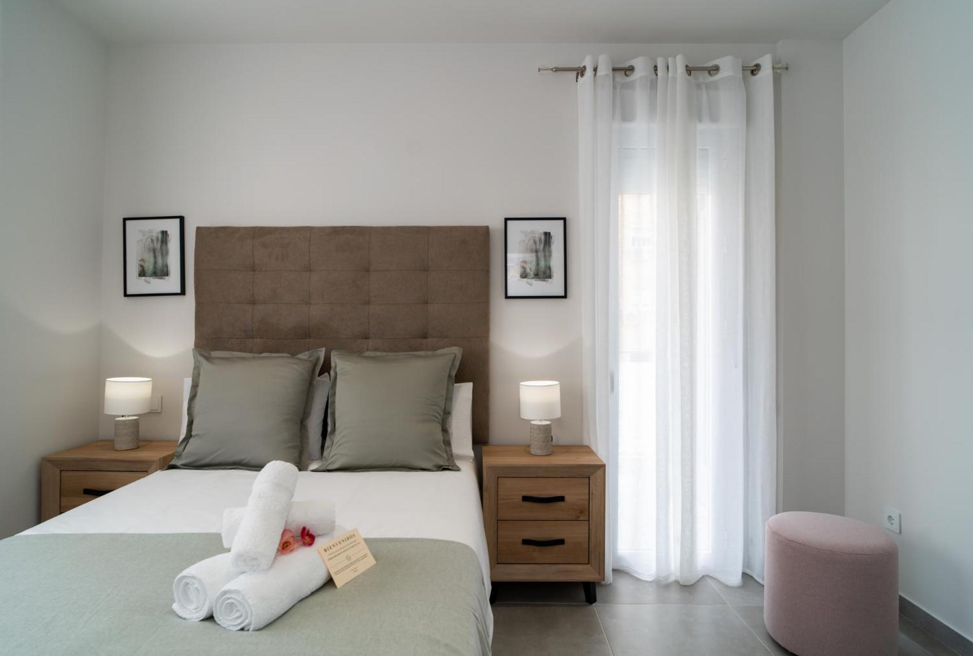Aac Malaga - Apartamento Con Terraza, Muy Amplio, Totalmente Equipado, Cerca Del Centro Y Nuevo! Номер фото