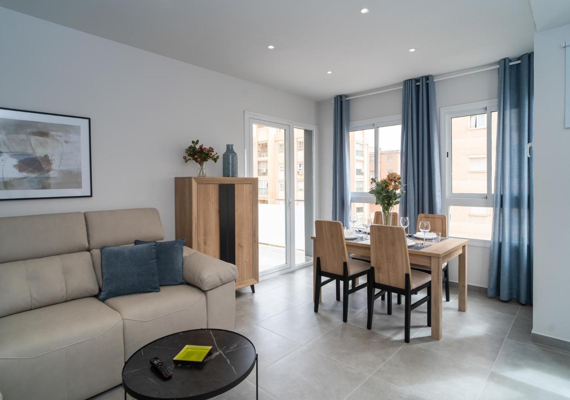 Aac Malaga - Apartamento Con Terraza, Muy Amplio, Totalmente Equipado, Cerca Del Centro Y Nuevo! Номер фото